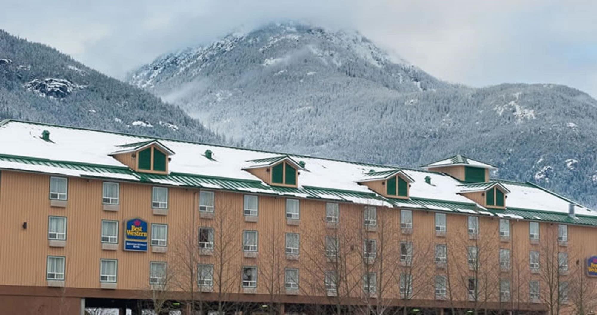 Mountain Retreat Hotel Squamish Bagian luar foto